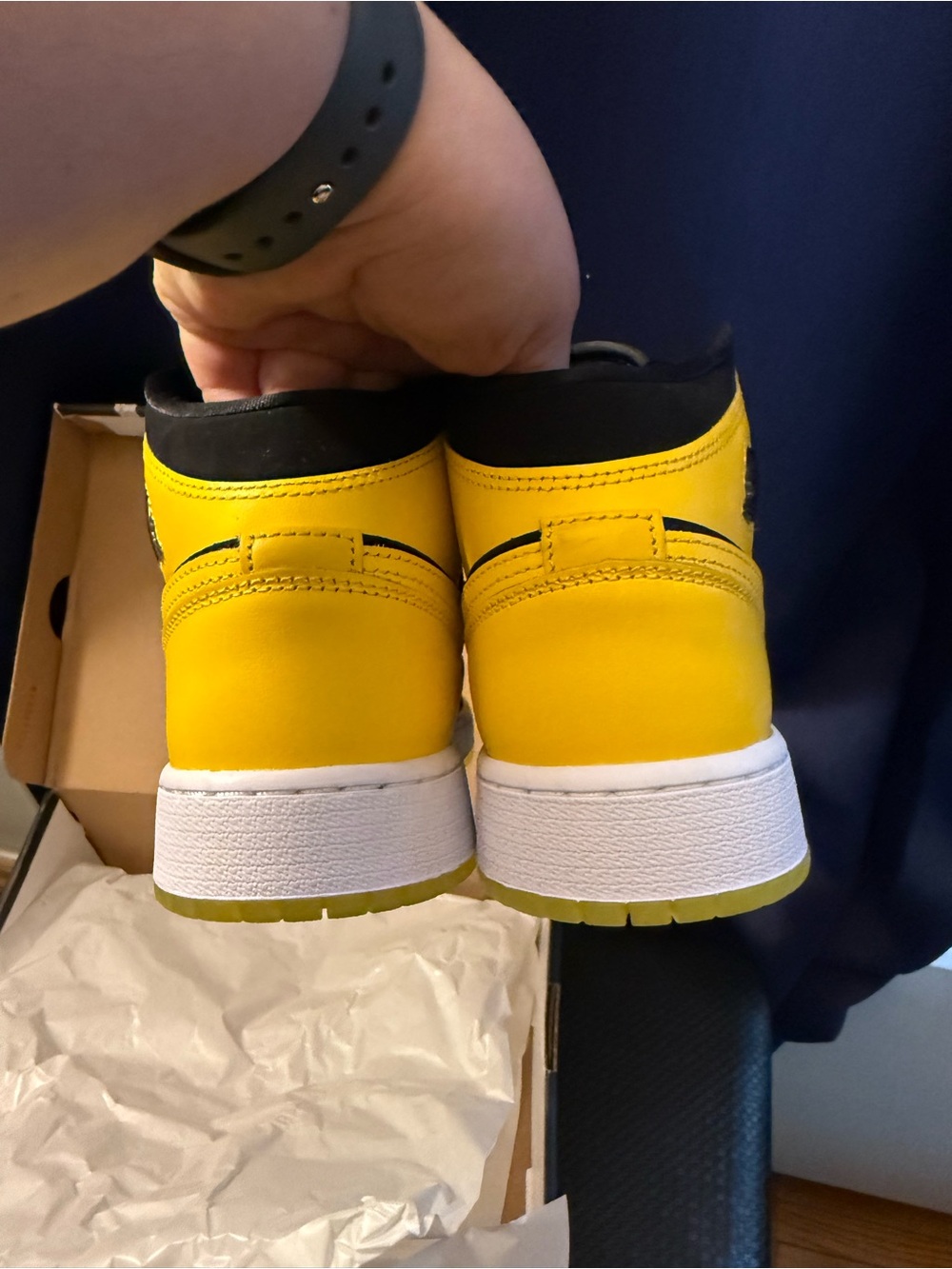 AIR JORDAN 1 MID SE (GS) Boys size 7Y
BRAND NEW - Picture 8 of 15